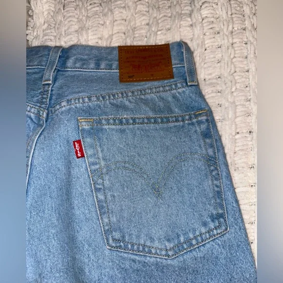 Levi’s 501 straight-leg jeans - Picture 2 of 5